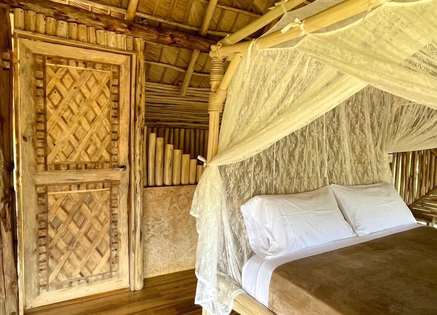 Treehouse Waterfalls El Limon D-03 营地