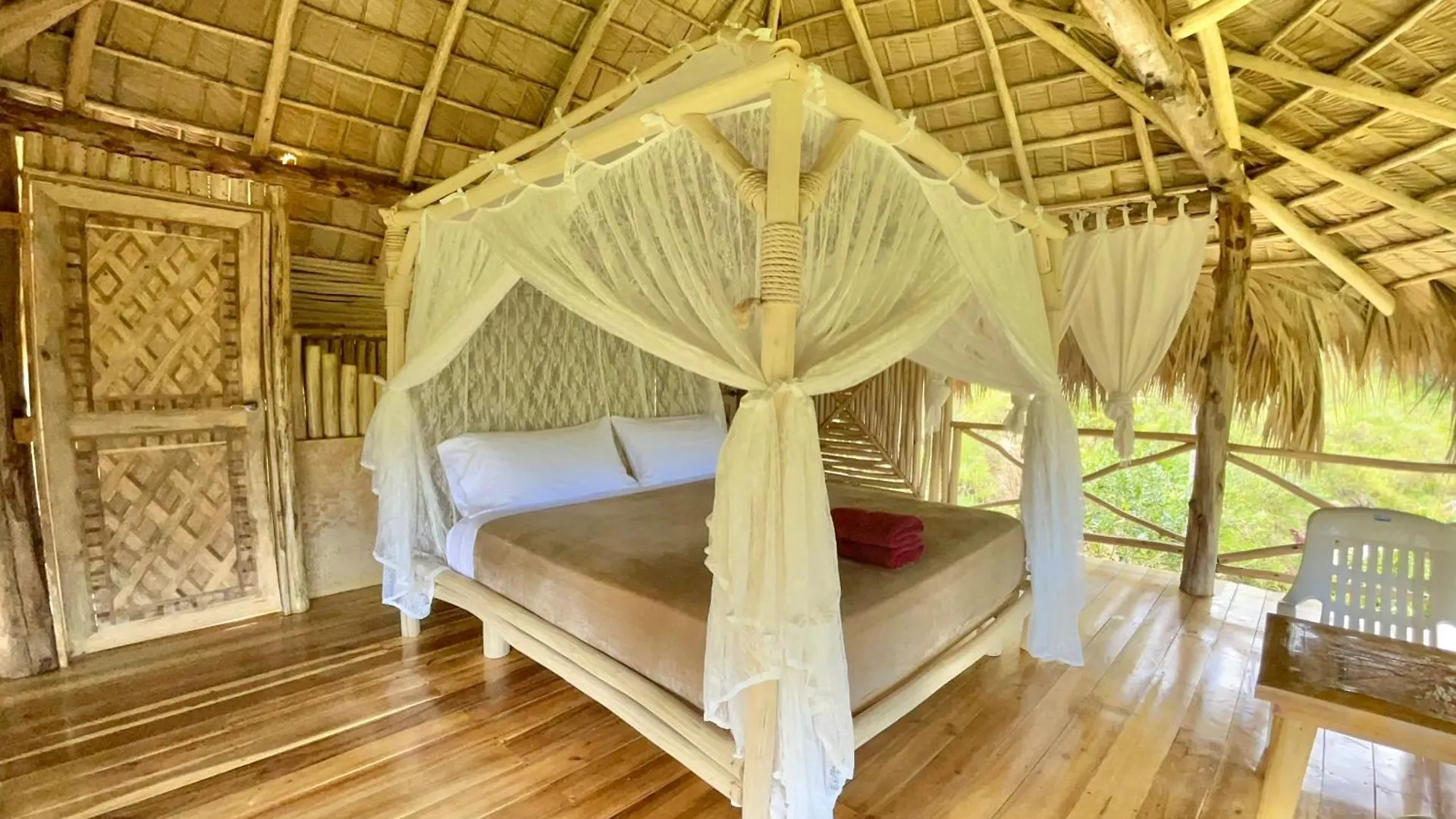 Treehouse Waterfalls El Limon D-03
